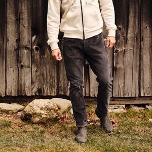 Flint And Tinder 365 Corduroy Pant - Slim
in Charcoal - 32x32